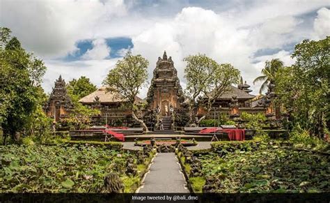 german woman naked in bali|German tourist strips naked at Bali temple performance